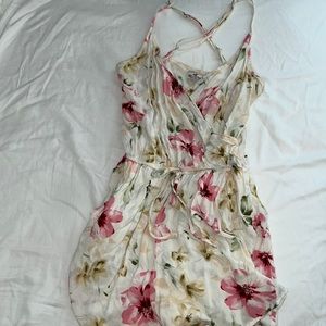 Hollister floral romper adjustable straps v neck